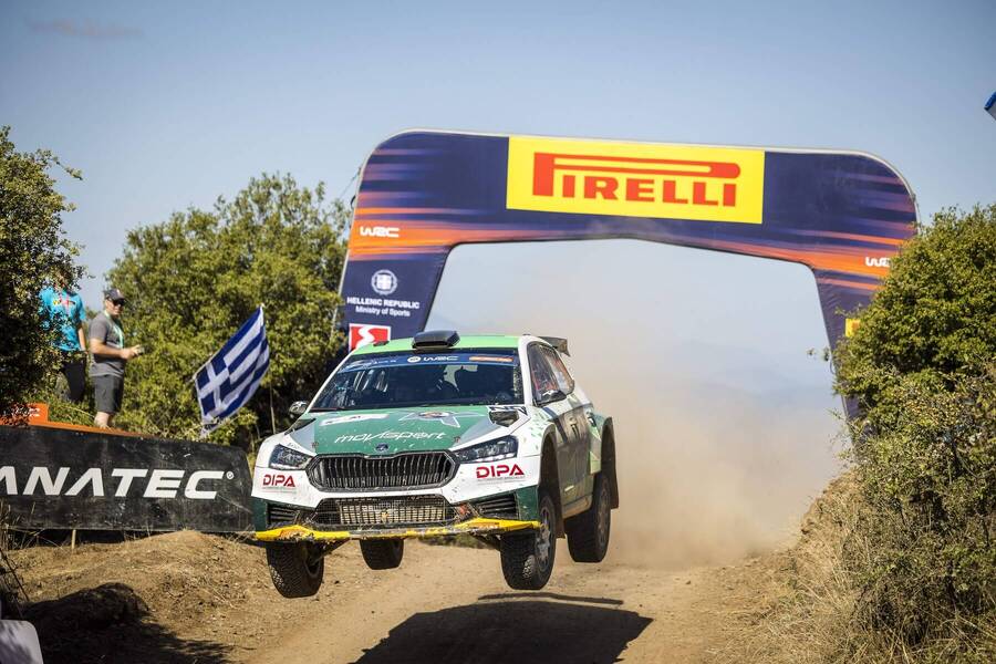 Nikolay Gryazin na Škode Fabia RS počas rally v Grécku 2023