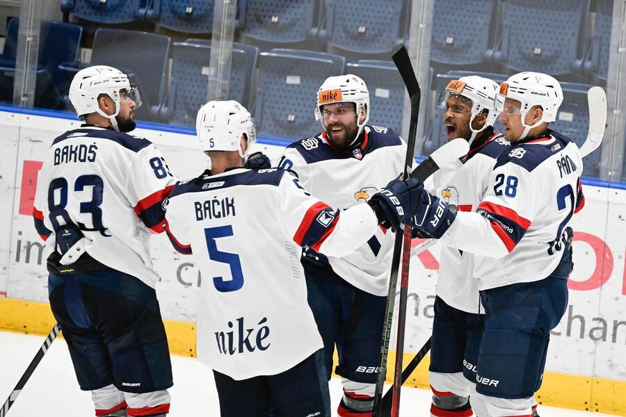 Gólová radosť hráčov HC Slovan Bratislava – Foto: TASR/Profimedia