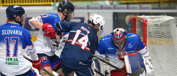Slovensko vs. USA na MS v hokejbale juniorov 2024.
