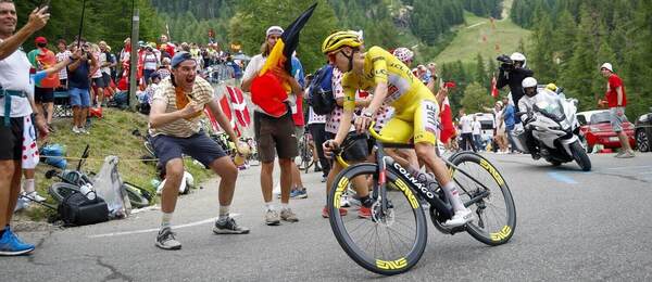 Tadej Pogačar v obrovskom tempe ťahá do cieľa 19. etapy Tour de France 2024