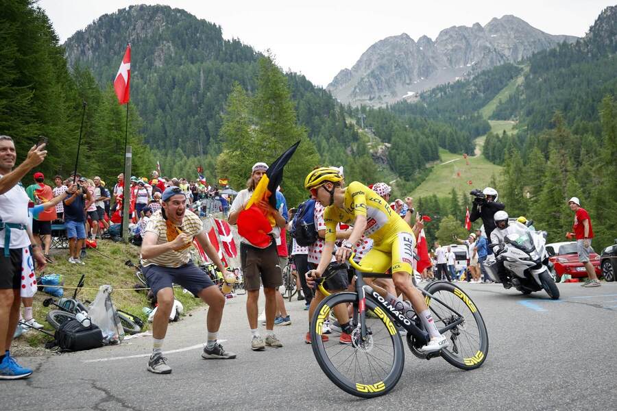 Tadej Pogačar v obrovskom tempe ťahá do cieľa 19. etapy Tour de France 2024