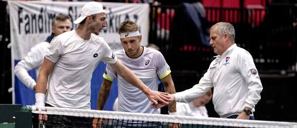 Tenisti Lukáš Klein, Alex Molčan a tréner Tibor Tóth, Slovensko, Davis Cup