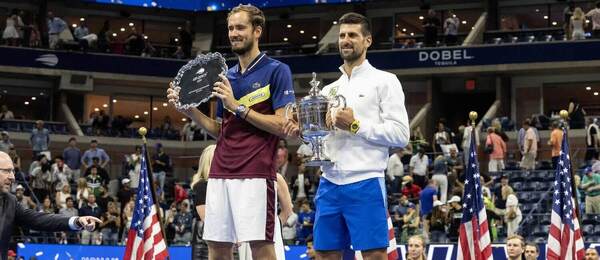 Finalisti mužskej dvojhry US Open 2023: vľavo Daniil Medvedev, vpravo víťaz Novak Djoković – Zdroj: Profimedia