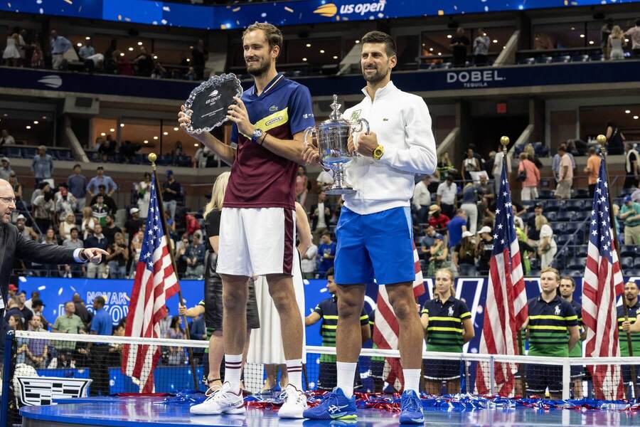 Finalisti mužskej dvojhry US Open 2023: vľavo Daniil Medvedev, vpravo víťaz Novak Djoković – Zdroj: Profimedia