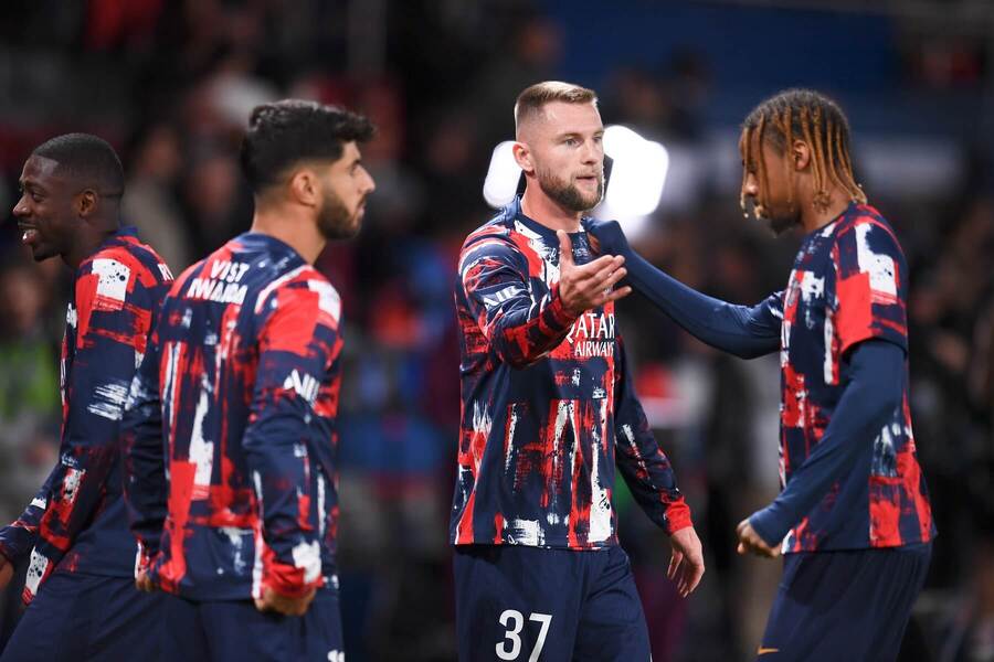 Milan Škriniar so spoluhráčmi, Paris St. Germain – Foto: Icon Sport / ddp USA / Profimedia