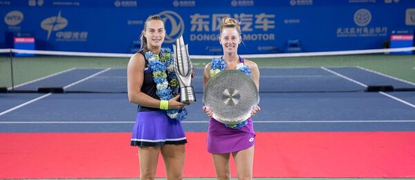 WTA Wuhan 2019: víťazka Aryna Sabalenka a porazená finalistka Alison Riske.