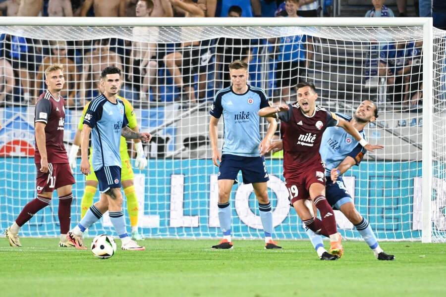 Slovan proti Podbrezovej v 2. kole Niké ligy 2024/25.