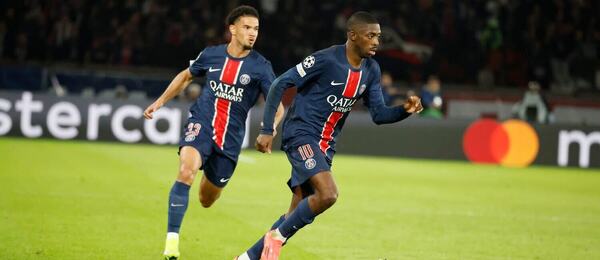 Ousmane Dembélé a Warren Zaïre-Emery (obaja PSG) v zápase proti PSV.