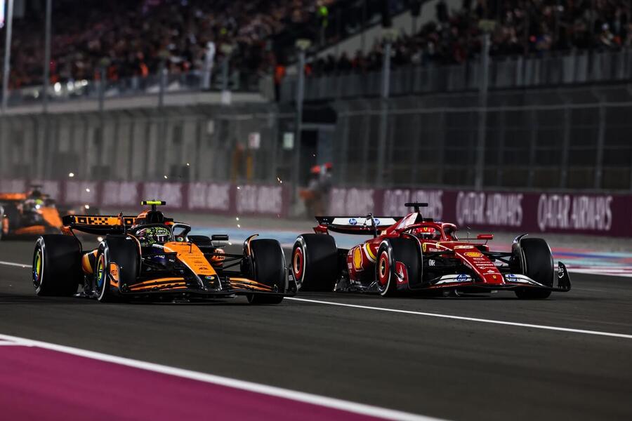 F1: Lando Norris (McLaren) a Charles Leclerc (Ferrari)