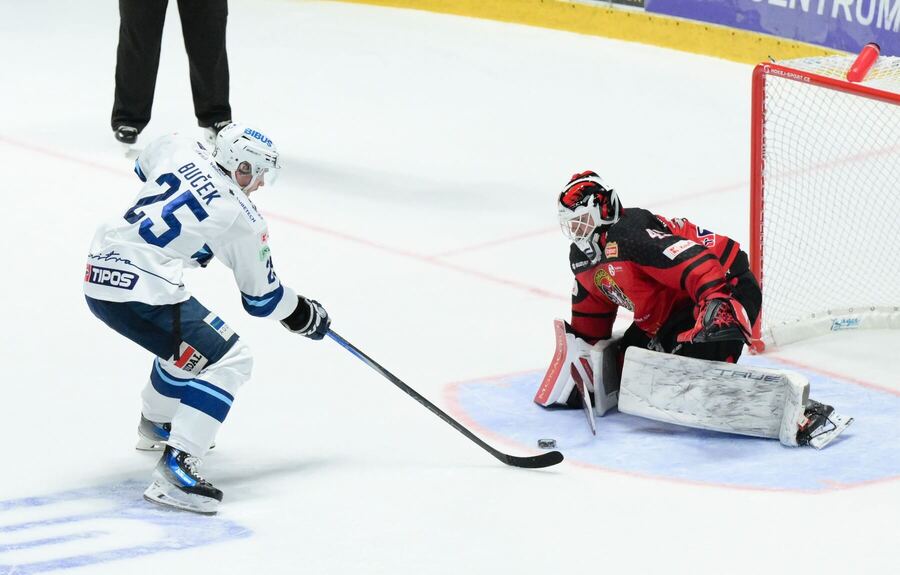 Samuel Buček (Nitra) vs. Domninik Hrachovina (Banská Bystrica).