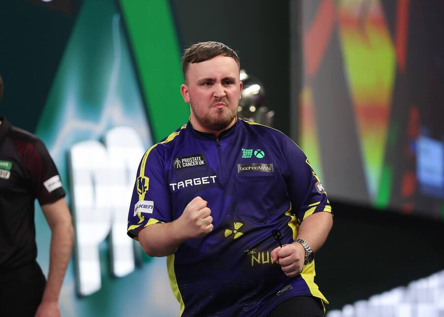 Víťaz Bahrain Darts Masters 2024 Luke Littler.