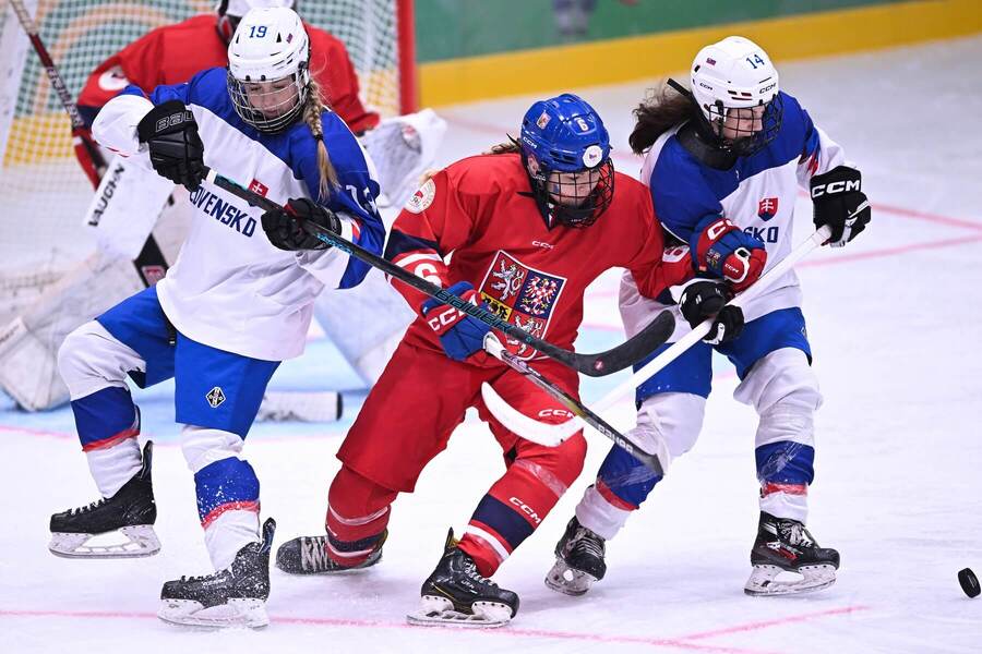 EYOF 2025, hokejový zápas dievčat Česko vs. Slovensko