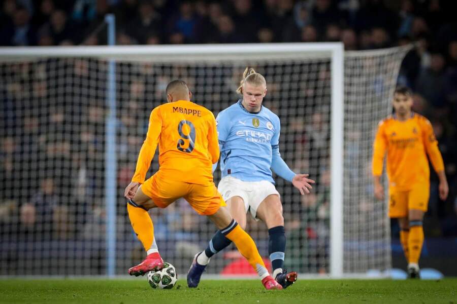 Kylian Mbappé (Real) vs. Erling Haaland (Man City) v prvom zápase.