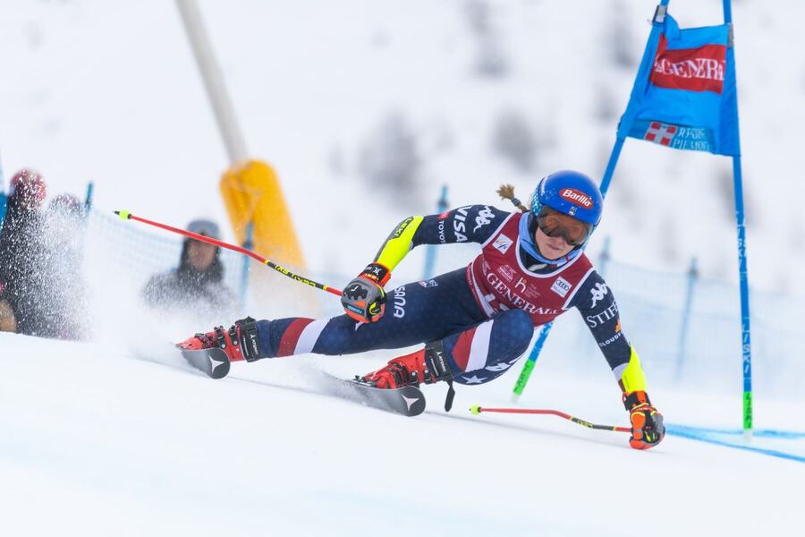 Američanka Mikaela Shiffrin počas obrovského slalomu v Sestriere 2025.